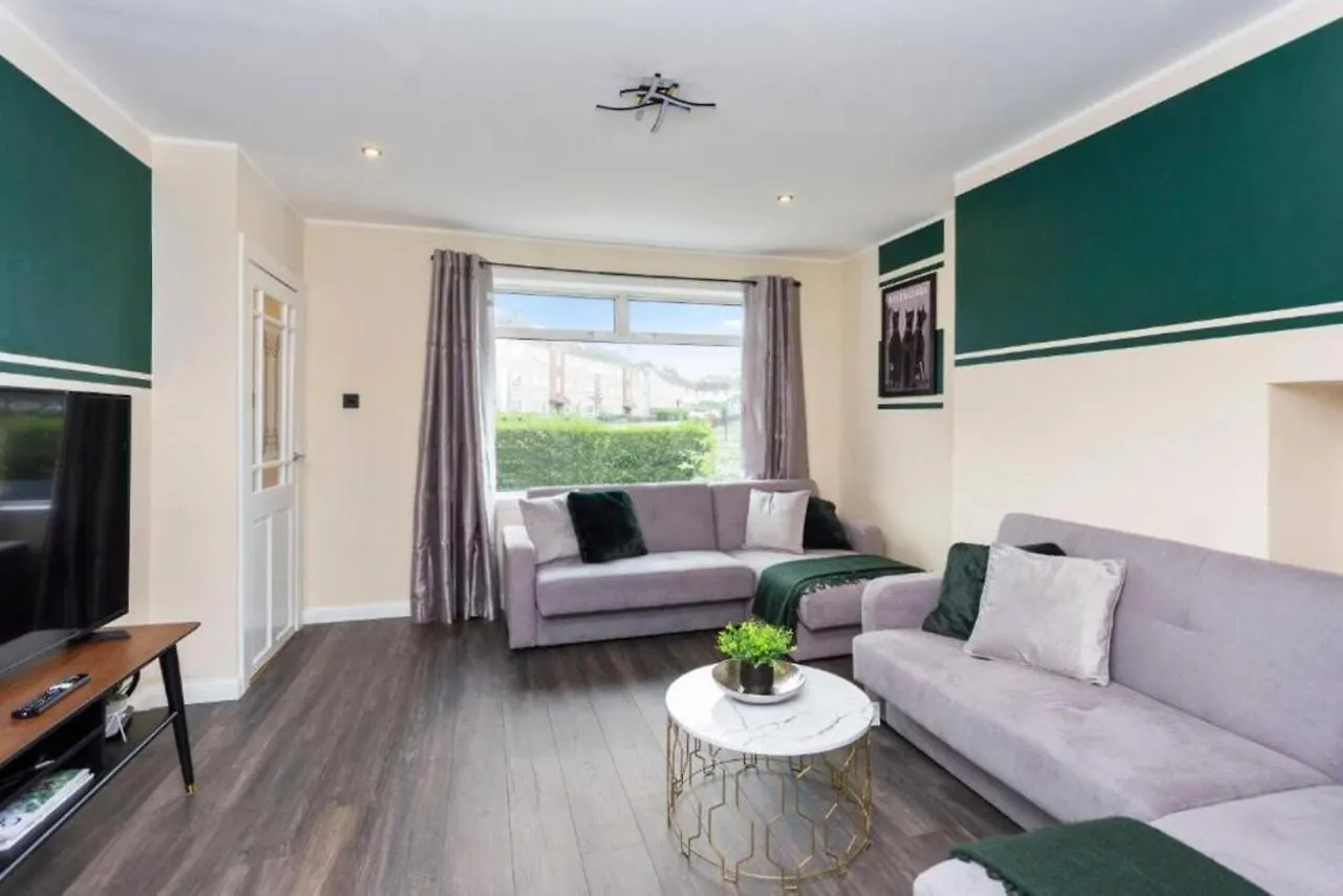 Boutique Edinburgh 3 Bed House - Parking - Garden Villa