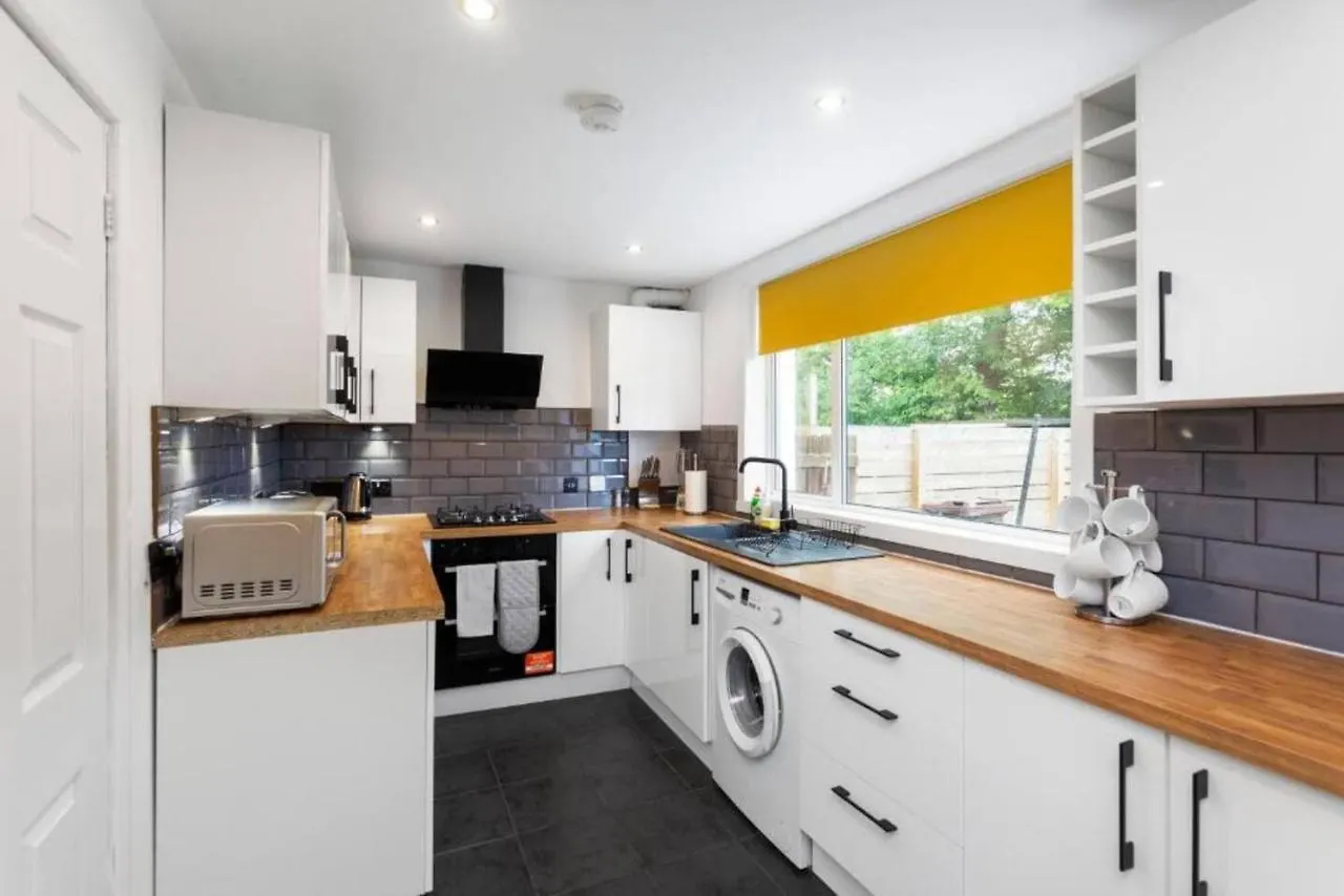 Boutique Edinburgh 3 Bed House - Parking - Garden Villa Holiday home